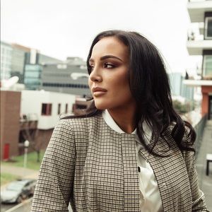 Meet your Posher, Elena